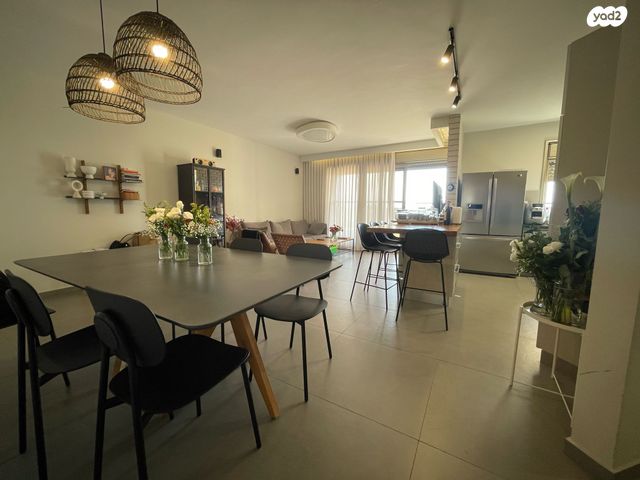 דירה, עוזי חיטמן, קרית אילון, חולון