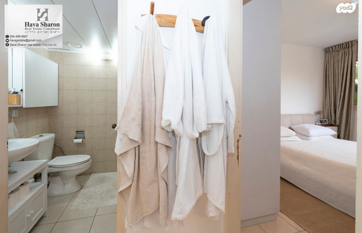 דירה, אלי לנדאו, הרצליה פיתוח, הרצליה