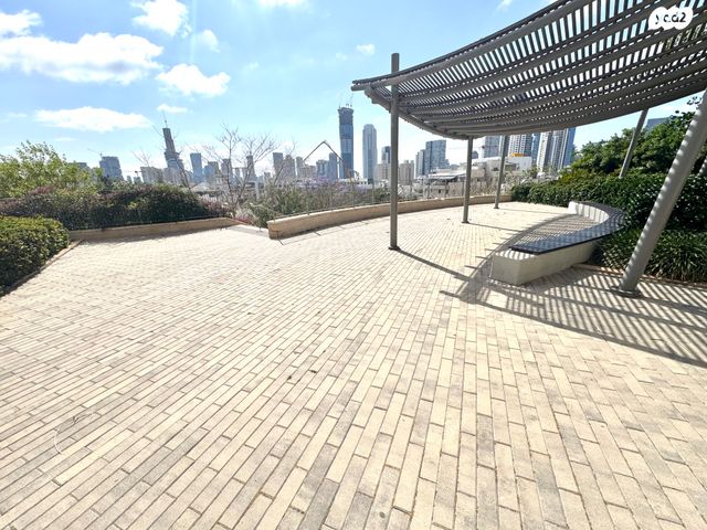 גג/ פנטהאוז, יפה נוף, בורוכוב, גבעתיים