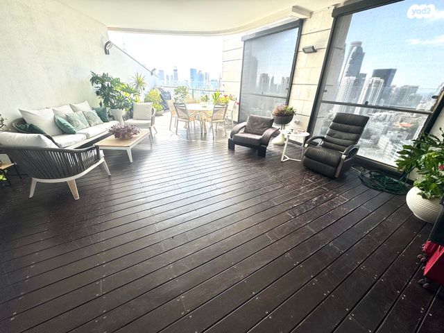 גג/ פנטהאוז, יפה נוף, בורוכוב, גבעתיים