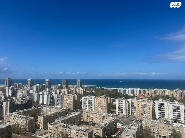 רובע ד'