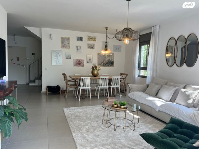 דירת גן, שדרות הרצל, נאות שמיר, יבנה