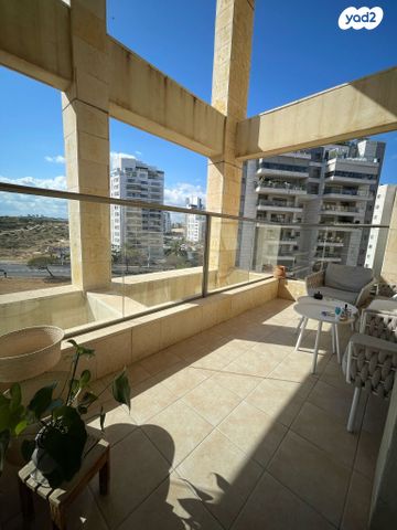 דירה, עוזי חיטמן, קרית אילון, חולון