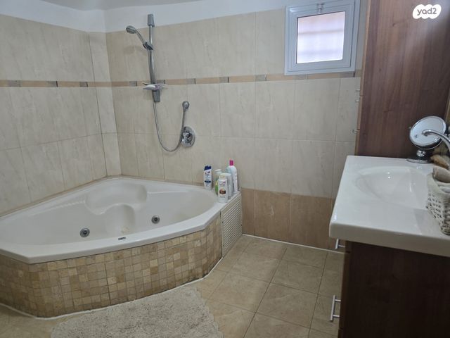 דו משפחתי, מבשרת ירושלים, מבשרת ציון