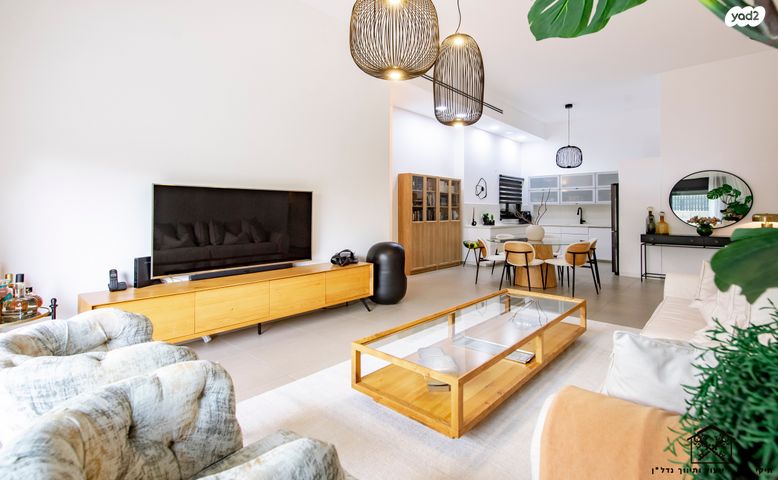 דירת גן, שלום עליכם, אגמים, נתניה