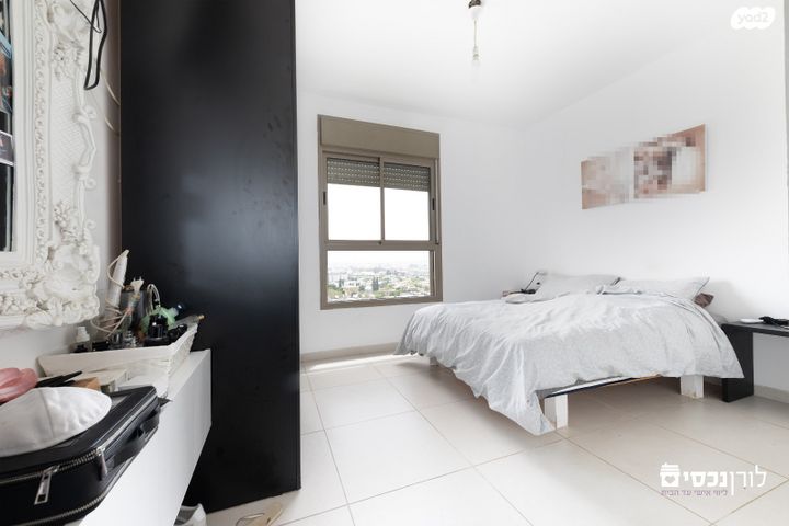 דירה, דרך בן גוריון 3, אבן גבירול, רחובות