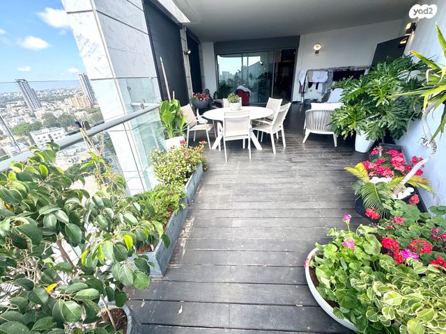 גג/ פנטהאוז, יפה נוף, בורוכוב, גבעתיים