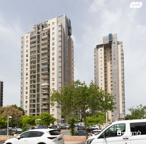 דירה, דרך בן גוריון 3, אבן גבירול, רחובות