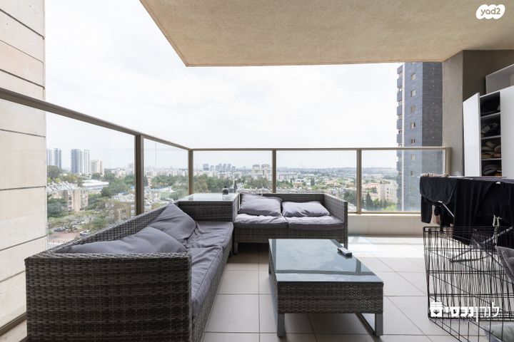 דירה, דרך בן גוריון 3, אבן גבירול, רחובות