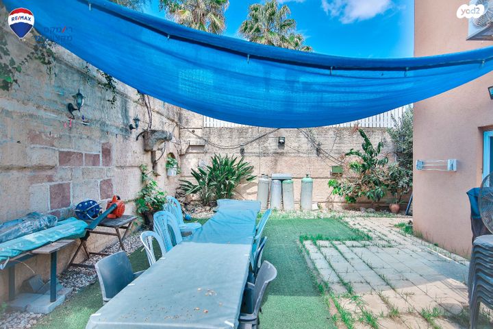 דו משפחתי, הקורל, בנימינה גבעת עדה