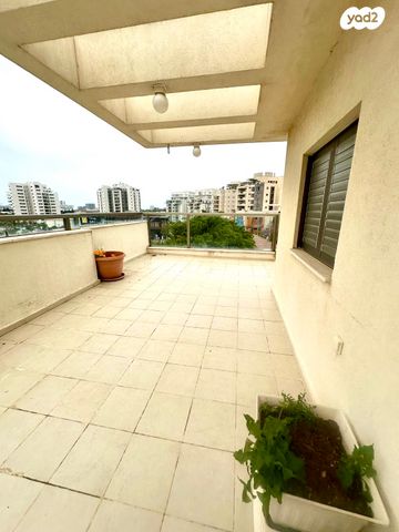 גג/ פנטהאוז, הרב מיימון, הרצליה