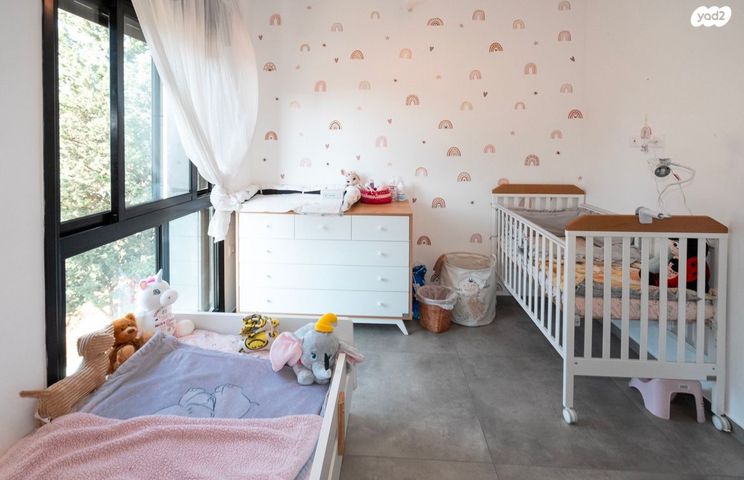 דירה, עזרא הסופר, הרצליה