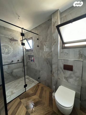 דופלקס, קרית עקרון