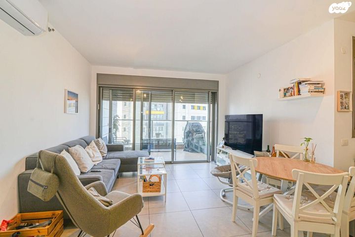 דירה, היובל, אור עקיבא