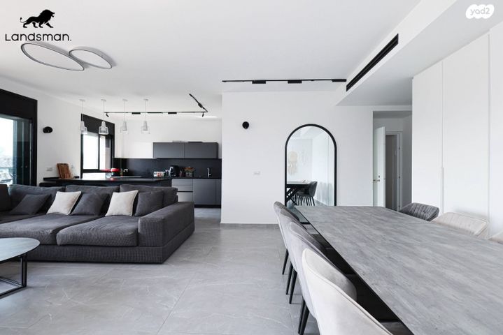 שדרות ירושלים 30