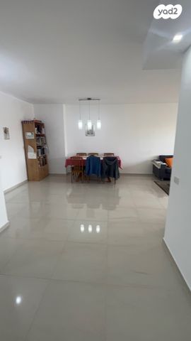 דירה, הרמן חיים קאופמן, רחובות