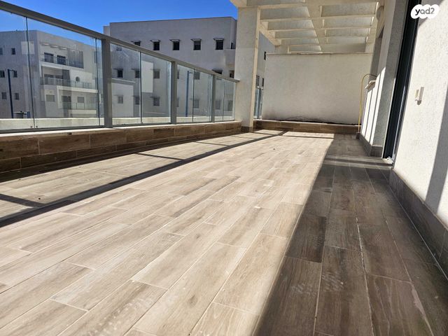 דירה, ג'סר א זרקא