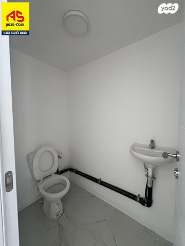 חנויות/ שטח מסחרי, הרצל, צפון מזרח מרכז העיר, נתניה