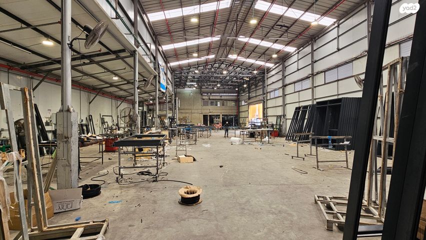 מבני תעשיה, הנס מולר, קרית ביאליק