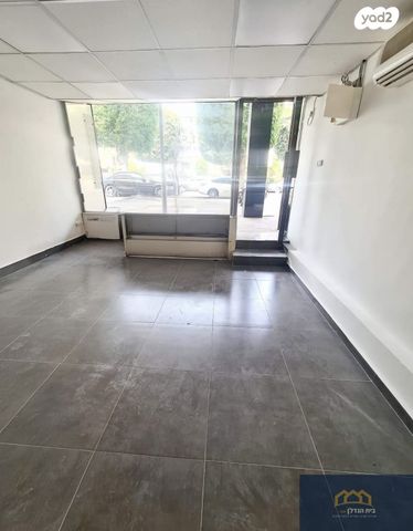 חנויות/ שטח מסחרי, יהושע חנקין, מרכז, קרית עבודה, חולון