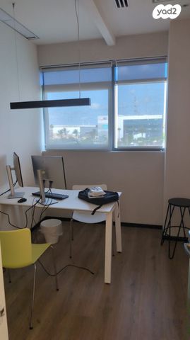 משרדים, קיסריה