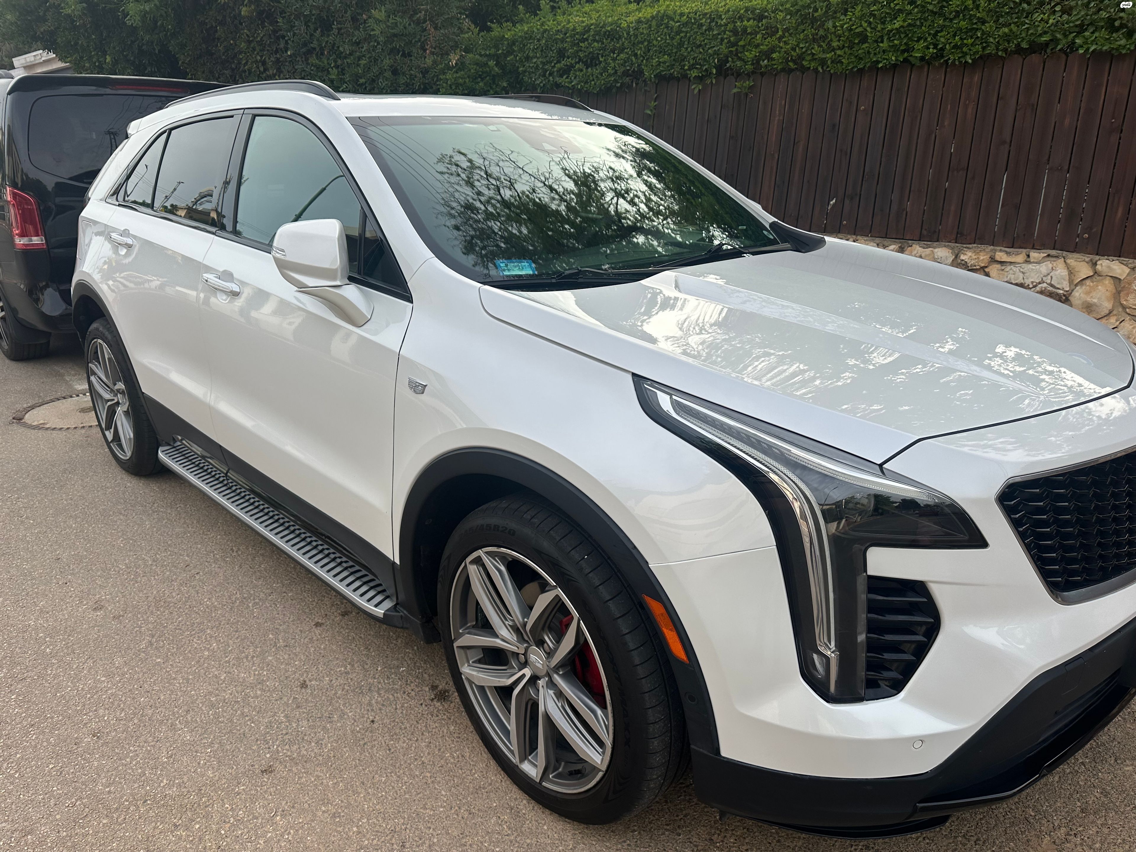 מודעת רכב קאדילק XT4