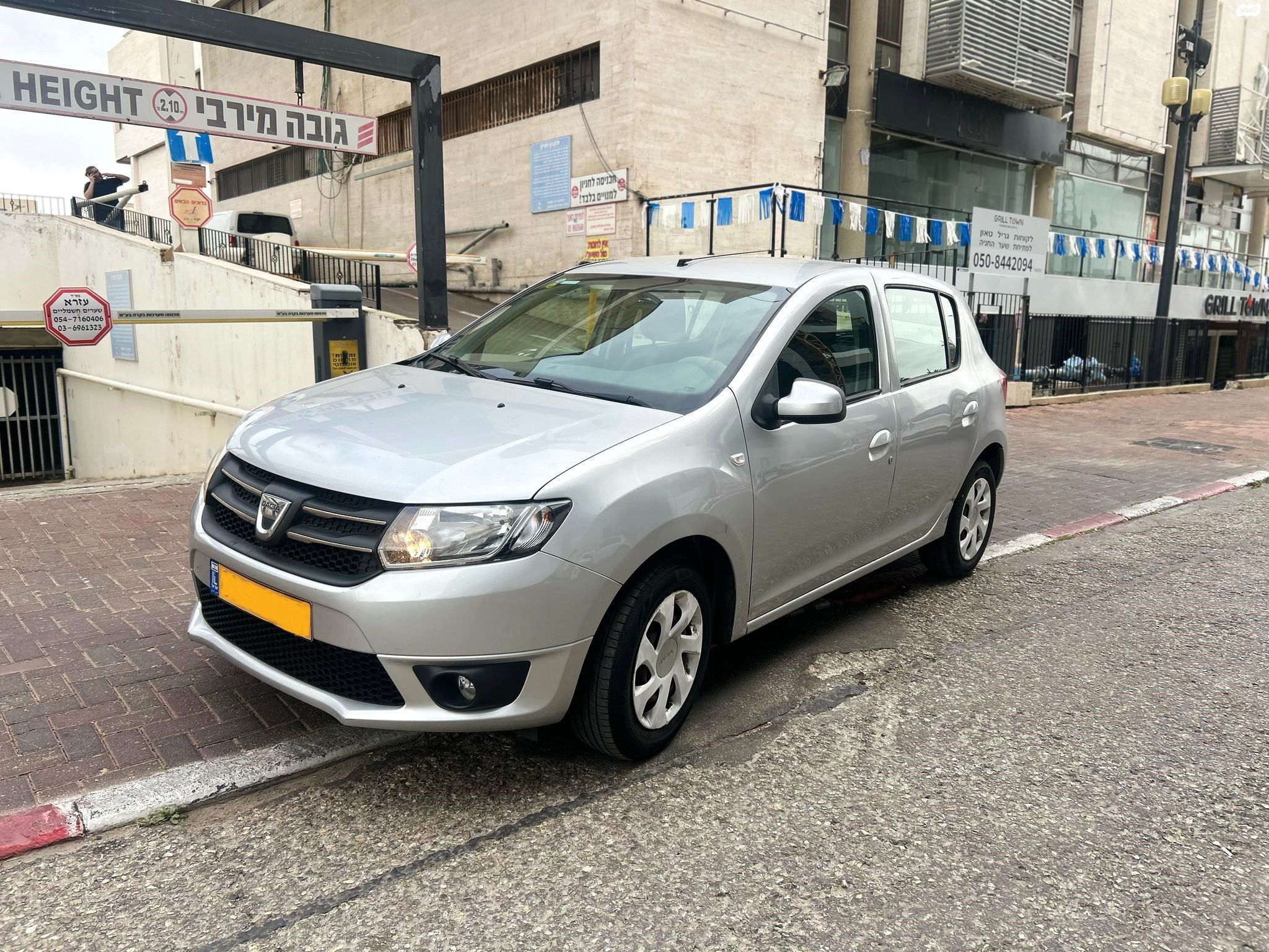 מודעת רכב דאצ'יה סנדרו