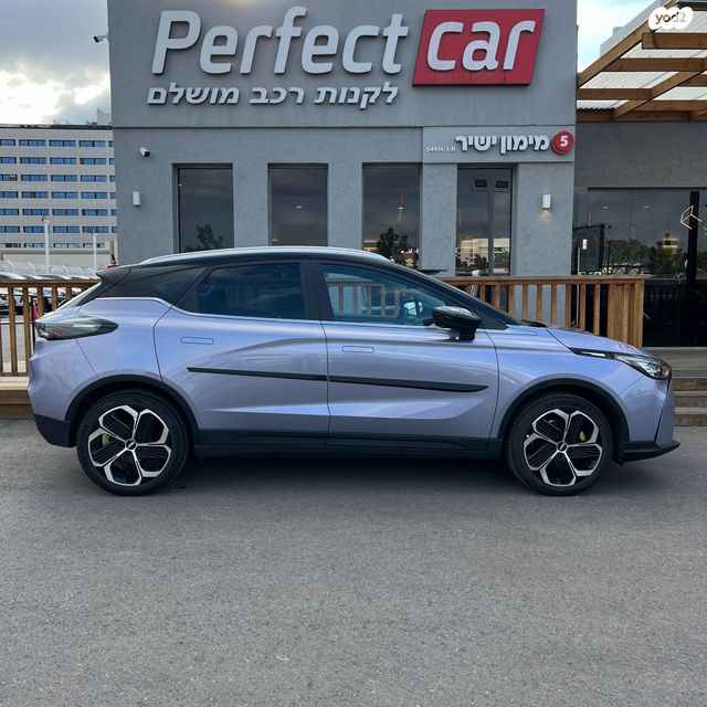 ג׳ילי Geometry C