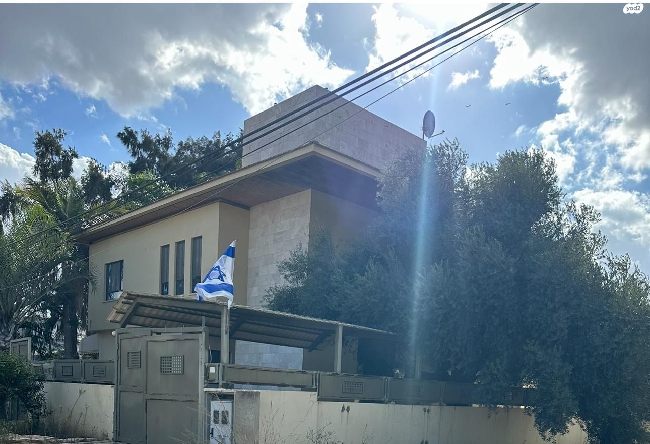 גובר 1