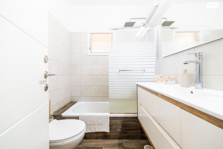 דירה, שיכון מפ"ם, פתח תקווה