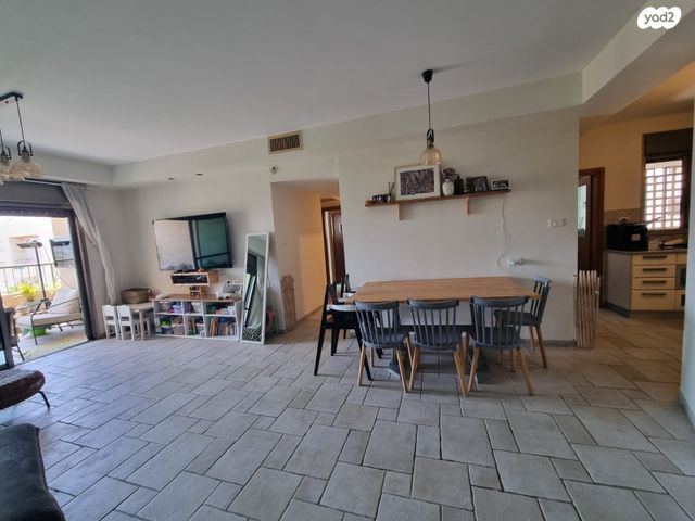 דירה, חרצית, הפרחים, מודיעין מכבים רעות