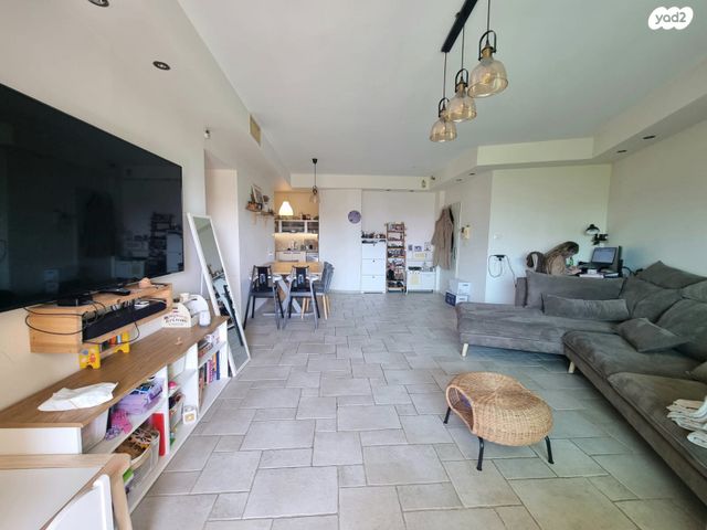 דירה, חרצית, הפרחים, מודיעין מכבים רעות