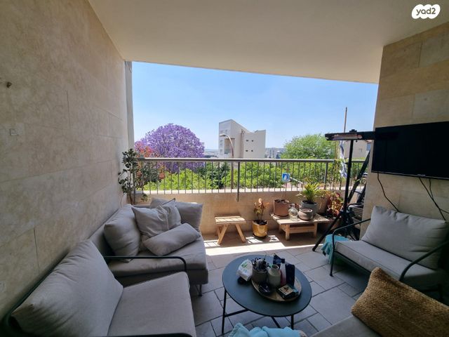 דירה, חרצית, הפרחים, מודיעין מכבים רעות