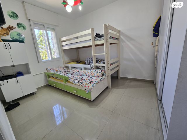 דירה, ככר יהלום, שאר העיר, מעלה אדומים