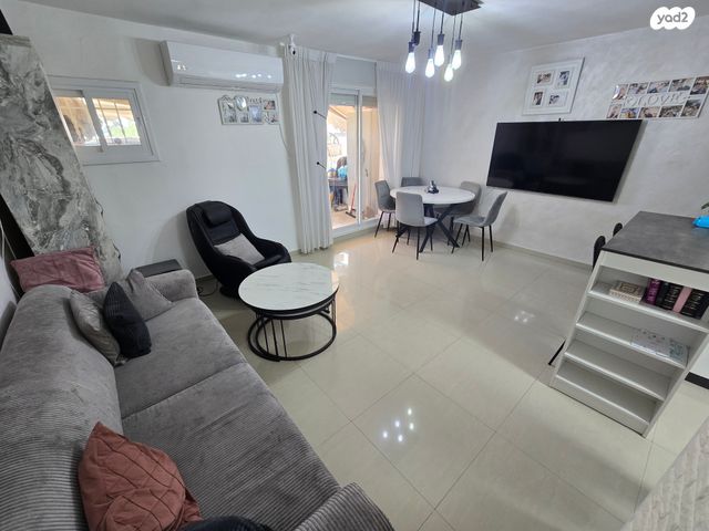 דירה, ככר יהלום, שאר העיר, מעלה אדומים