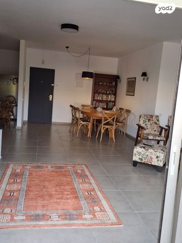 דירה, אבן יהודה