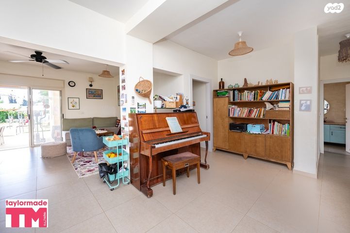 דו משפחתי, פרדס חנה כרכור