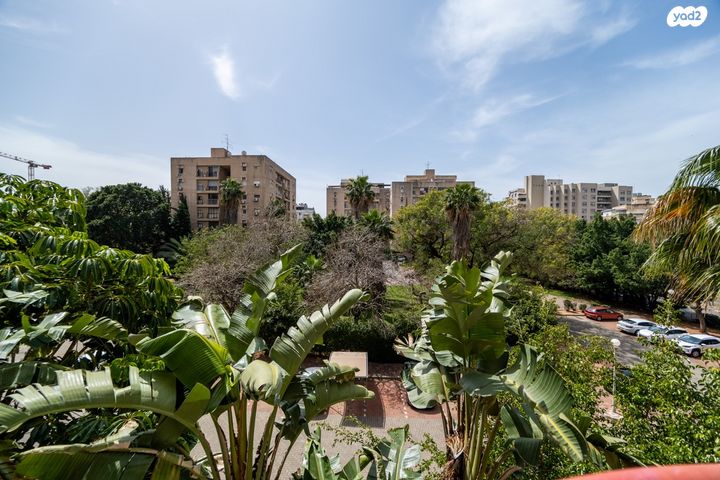 דירה, שיכון מפ"ם, פתח תקווה