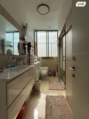 גג/ פנטהאוז, הבעש"ט, נאות רחל, חולון