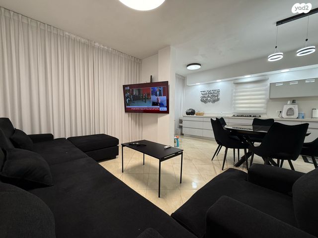 גג/ פנטהאוז, הבעש"ט, נאות רחל, חולון