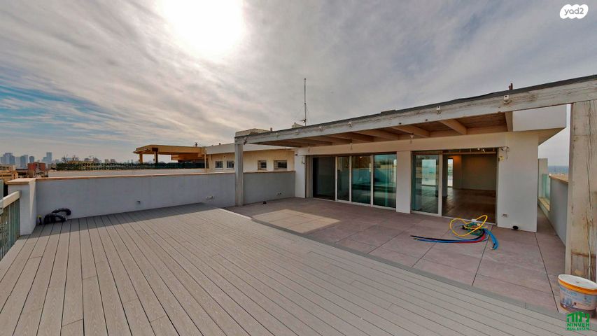 גג/ פנטהאוז