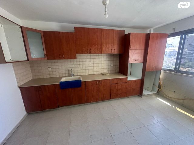 דירה, שדרות העצמאות, נאות אשכול, יבנה