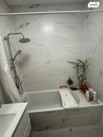 דירה, ליאונרדו דה וינצ'י, גני שרונה, קרית הממשלה, תל אביב יפו