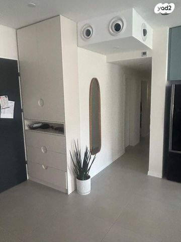 דירת גן, גולדה מאיר 23, מורשת, מודיעין מכבים רעות