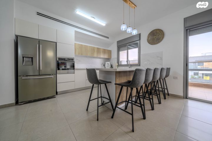 דירה, לוטם 12, הפרחים, חריש