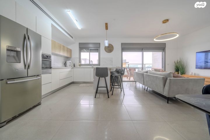 דירה, לוטם 12, הפרחים, חריש