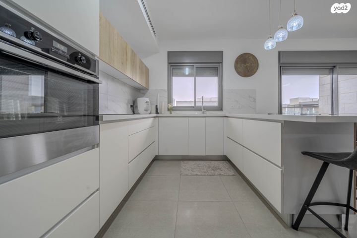 דירה, לוטם 12, הפרחים, חריש