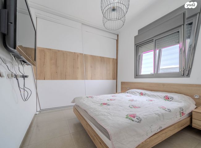 דירה, לוטם 12, הפרחים, חריש