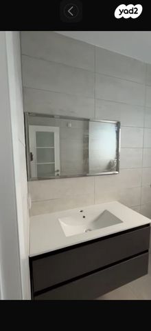 דירה, אלונים, קרית השרון, נתניה