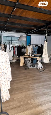 חנויות/ שטח מסחרי